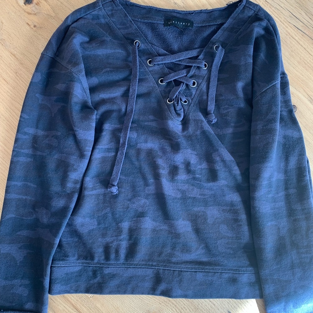 Sanctuary Women’s Gray Blue Camo Sweatshirt Raw Edge Lace up Size‎ S Preowned